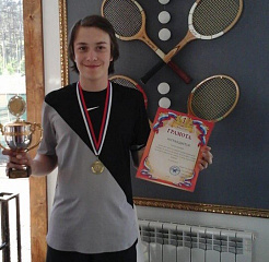 Бурцев Дмитрий занял первое место в Первом межрегиональном турнире по теннису