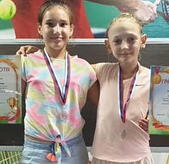 Буланенкова Полина и Гагиева Мария заняли II место в парном разряде на турнире г. Донской