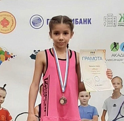 Минаева Алиса заняла III место в турнире 10S «Оранжевый ￼мяч»!
